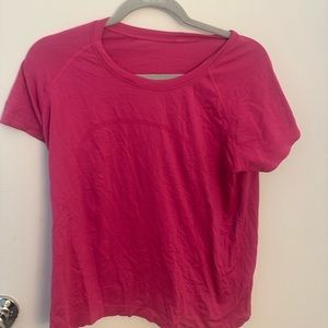 Lululemon raspberry t-shirt